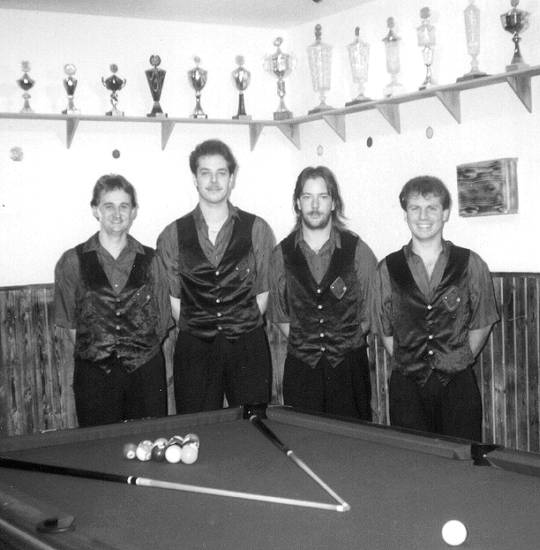 Saisonaufstellung 2002/2003 – 1. Mannschaft: v.l.n.r.: Christian Mitterer, Erick Gersdorf, Christian Thimm, Maierhofer Leopold
